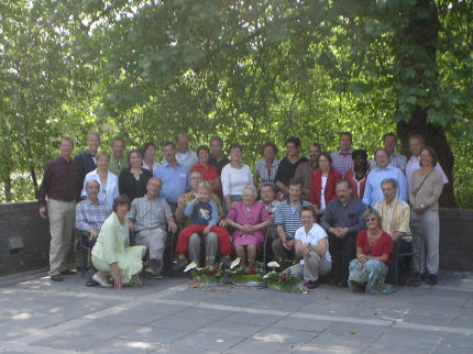 Groepsfoto van de Van den Broeken, 5 mei 2007.