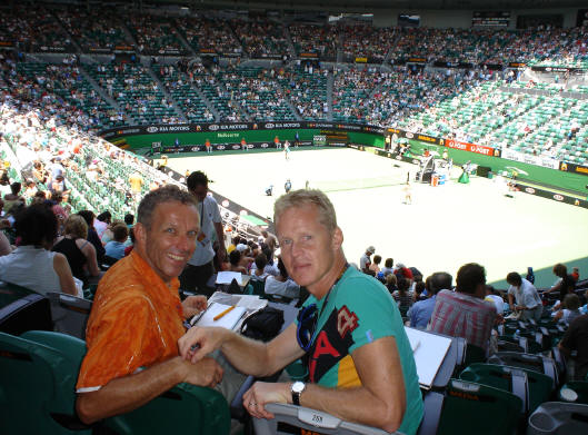 Het mediabureu op de tribune in de Rod Laver Arena, de centercourt van de Australian Open.